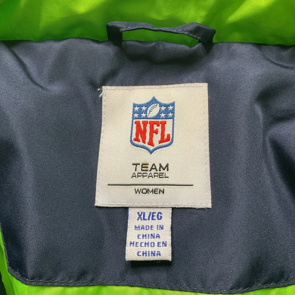 NFL Seattle Seahawks Blue and Green Team Apparel zip quilted jacket XL - Picture 5 of 13